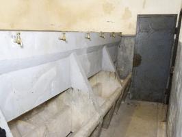 Ligne Maginot - KINDELBERG (QUARTIER CAMP - III/37° RIF) - (Abri) - Local wc et lavabos