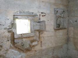 Ligne Maginot - A40- LA FOLIE - (Blockhaus lourd type STG / STG-FCR - Simple) - Le créneau et la goulotte pour la défense de l'entrée