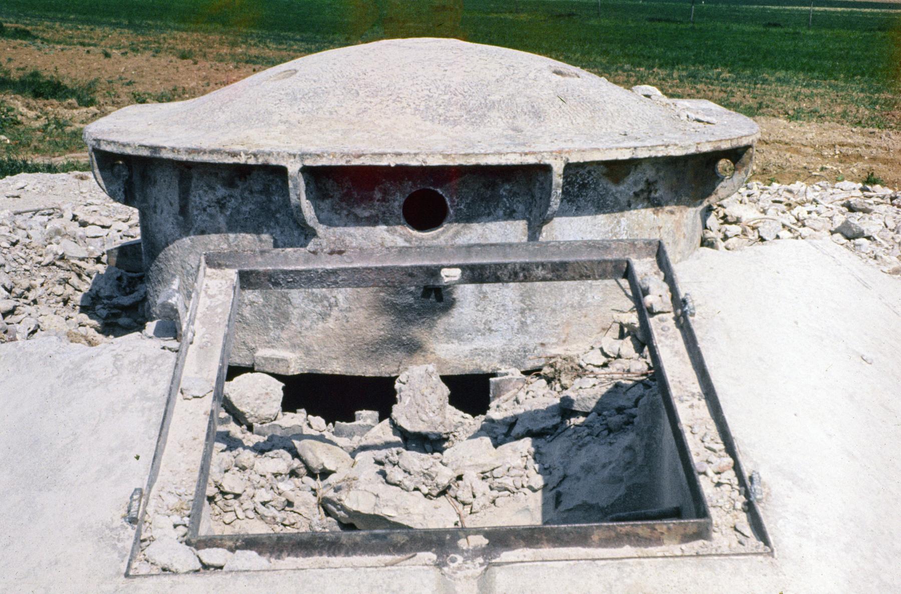 Ligne Maginot - ACP2 - (Blockhaus pour arme infanterie) - La destruction de la casemate - MANSUY Michel