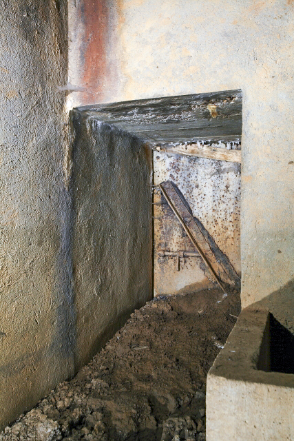 Ligne Maginot - CB122 - HASLOCH - (Blockhaus pour canon) - L'entrée du personnel - www.arnaultjl-photo.com