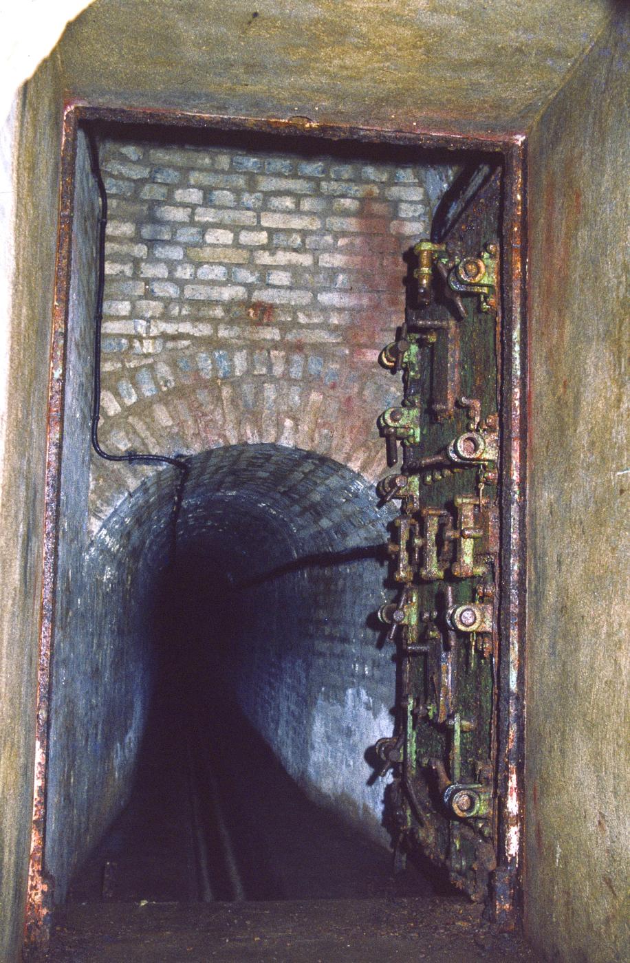 Ligne Maginot - TETING - A38 - (Ouvrage d'infanterie) - Égout visitable - MANSUY Michel