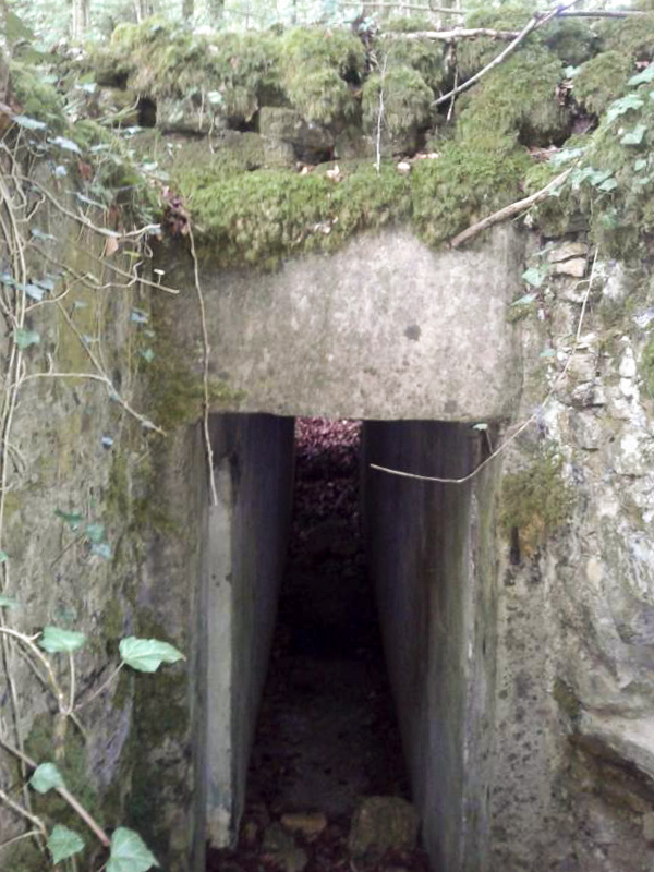 Ligne Maginot - LA VIGNETTE (1°BON 136°RIF) - (PC de Quartier) - Couloir à deux entrées, desservant l'abri-PC. - Fabrice THOMASSIN