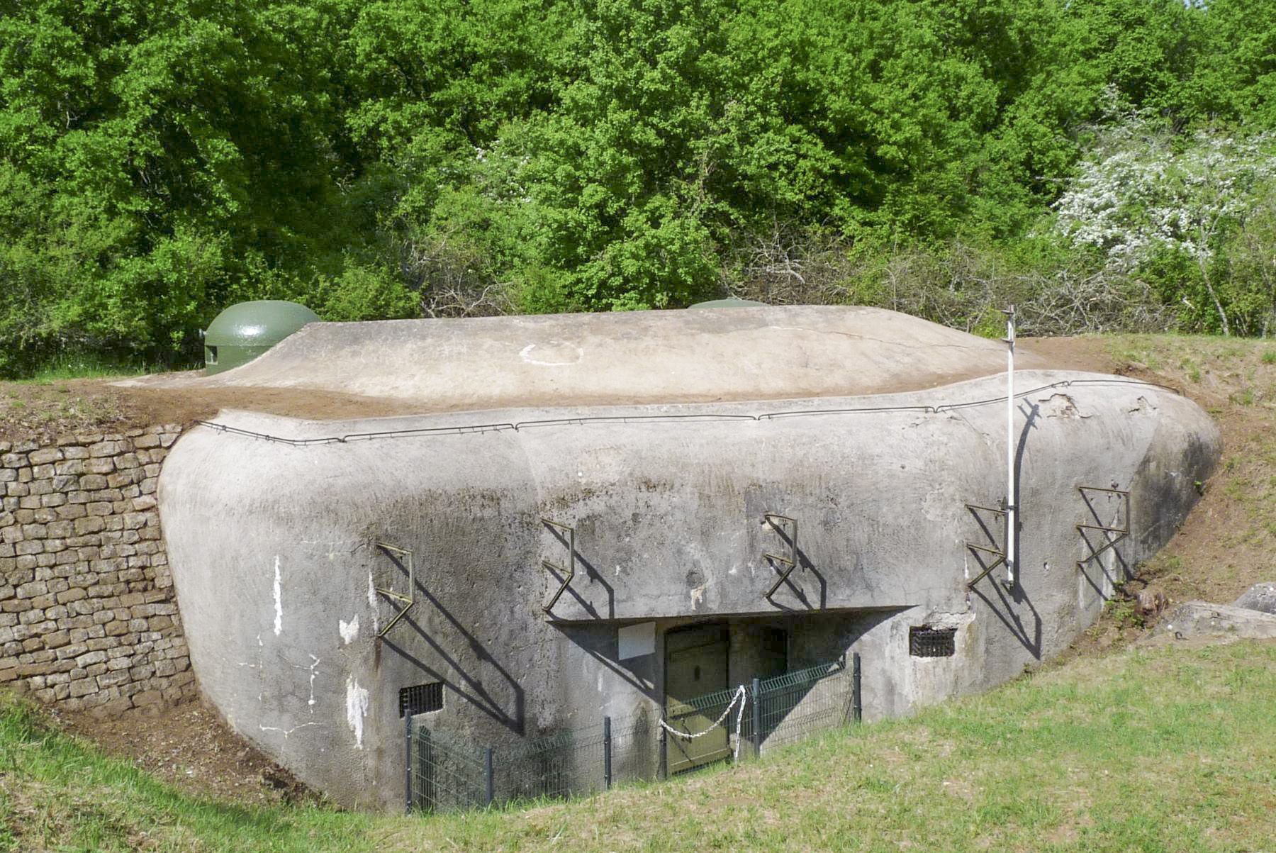 Ligne Maginot - BOUST - O13 - (Observatoire d'artillerie) - Totalement débroussaillé - Sylvie Laure LAMBERT