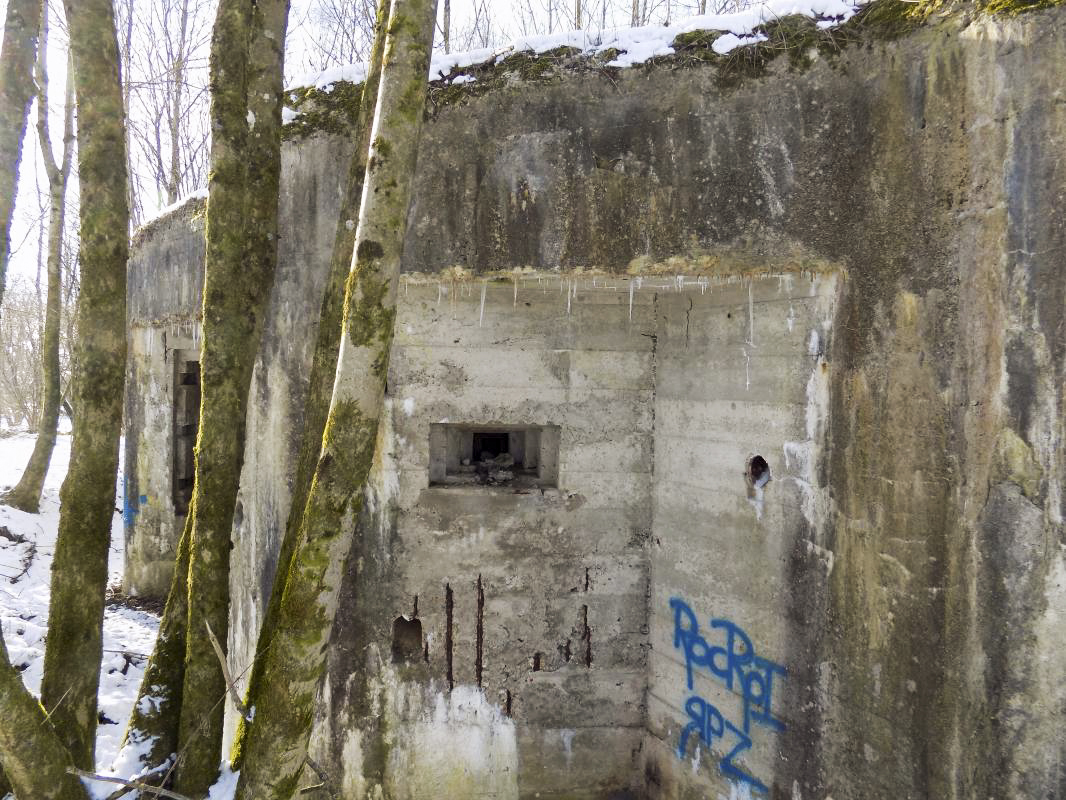 Ligne Maginot - A54 - CROIX BLONDEAU - (Blockhaus pour canon) - Face frontale, créneau droite - R Tucker