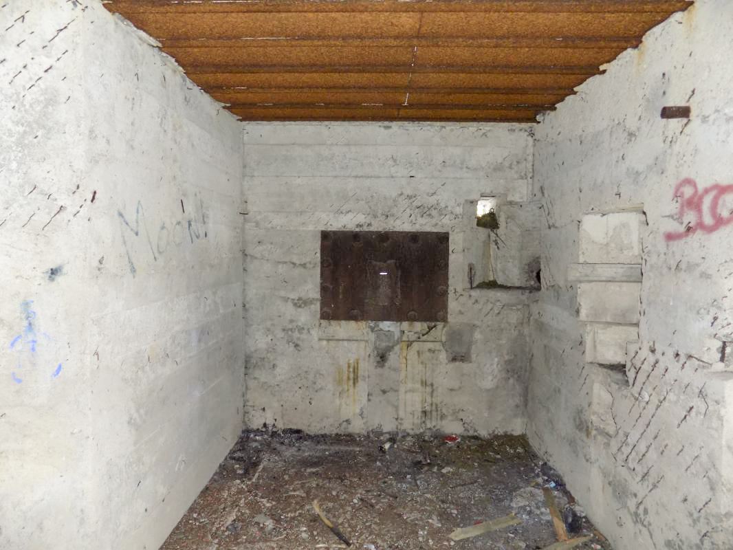 Ligne Maginot - A54 - CROIX BLONDEAU - (Blockhaus pour canon) - Créneau droite avec blindage - R Tucker