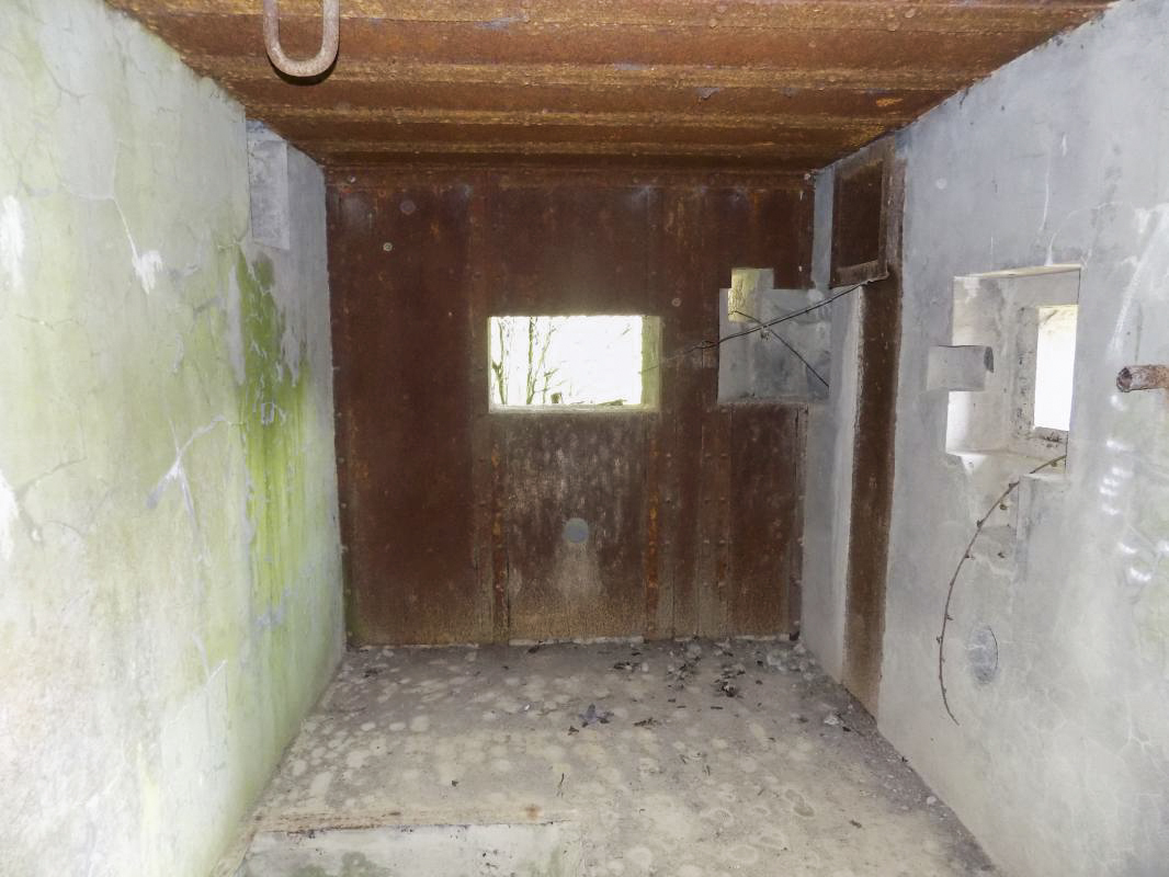 Ligne Maginot - A56 - BOUT D'EN HAUT - (Blockhaus pour canon) - Créneau Hotchkiss droite avec créneau FM - R Tucker
