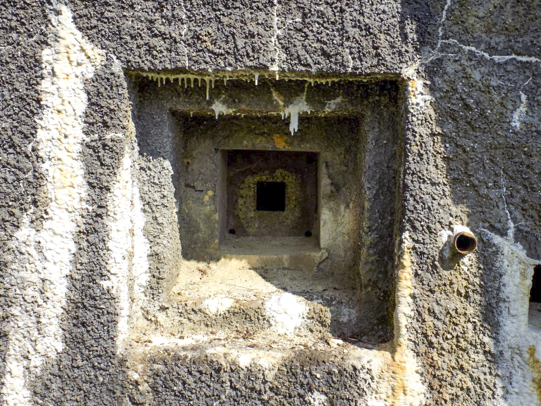 Ligne Maginot - A59 - HIRAUMONT SUD - (Blockhaus pour canon) - Créneau FM, les entrées - R Tucker