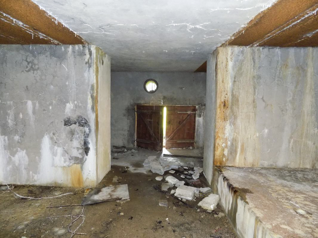 Ligne Maginot - A59 - HIRAUMONT SUD - (Blockhaus pour canon) - Vue vers l'entrée AC - R Tucker