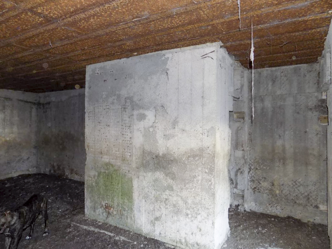 Ligne Maginot - A60 - CENSE PICART - (Blockhaus pour canon) - Petit chambre en face l'entrée hommes - R Tucker