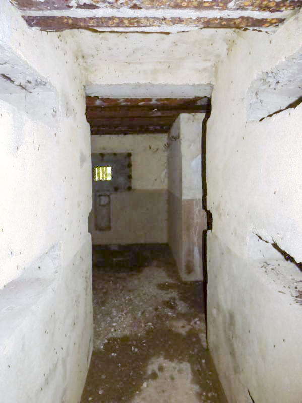 Ligne Maginot - A116 - LES ANORELLES - (Blockhaus pour canon) - Couloir d'entrée des hommes - JMBrams