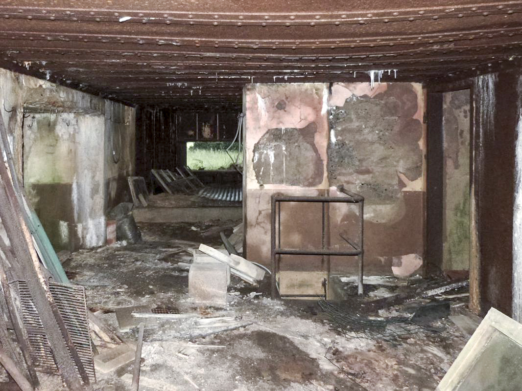 Ligne Maginot - A118 - CHAPELLE BLANCHE - (Blockhaus pour canon) - Chambre de tir AC25 gauche - JMBrams