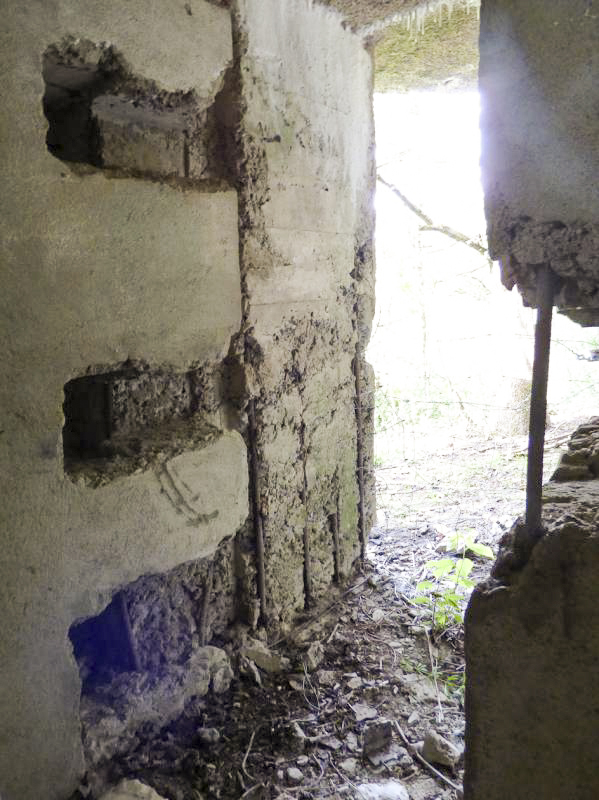 Ligne Maginot - B818 - LA TAILLE LAMBEAUX - (Blockhaus pour canon) - L'entrée des hommes vue de l'intérieur - JMBrams