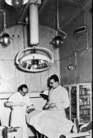 Ligne Maginot - HOCHWALD - (Ouvrage d'artillerie) - La salle d'opération
Les docteurs Adrian à gauche et Rothenhoefer
