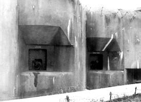 Ligne Maginot - HOCHWALD - (Ouvrage d'artillerie) - Bloc 12
Casemate d'artillerie
Canons de 75 modèle 29
Les deux embrasures des canons Liliane et Christiane