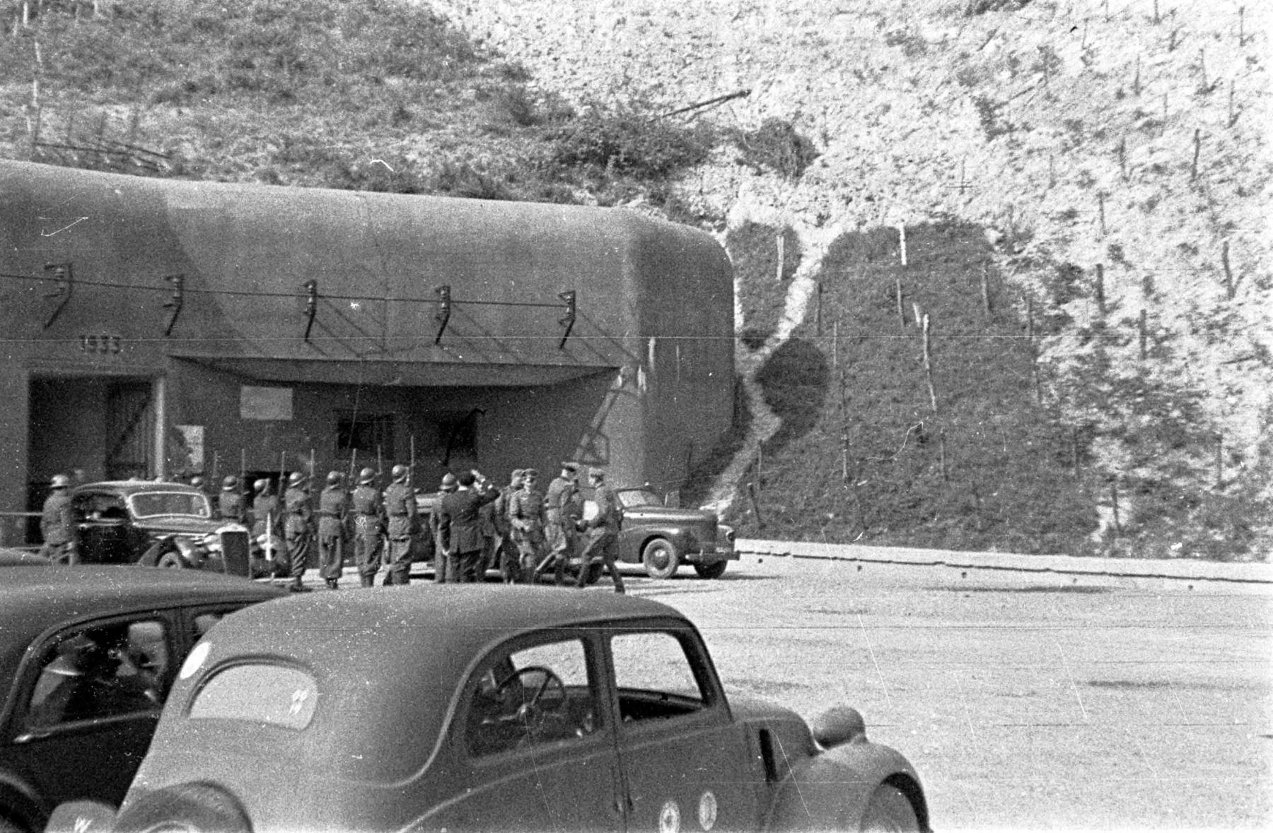 Ligne Maginot - HOCHWALD - (Ouvrage d'artillerie) - Entrée munitions
Rédition sur ordre de l'ouvrage - Albert HAAS