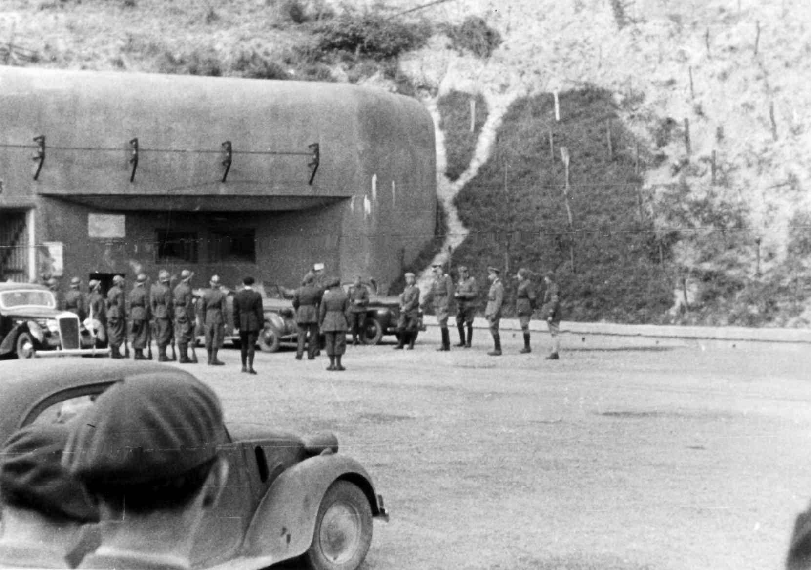Ligne Maginot - HOCHWALD - (Ouvrage d'artillerie) - Entrée munitions
La rédition sur ordre de l'ouvrage - Albert HAAS
