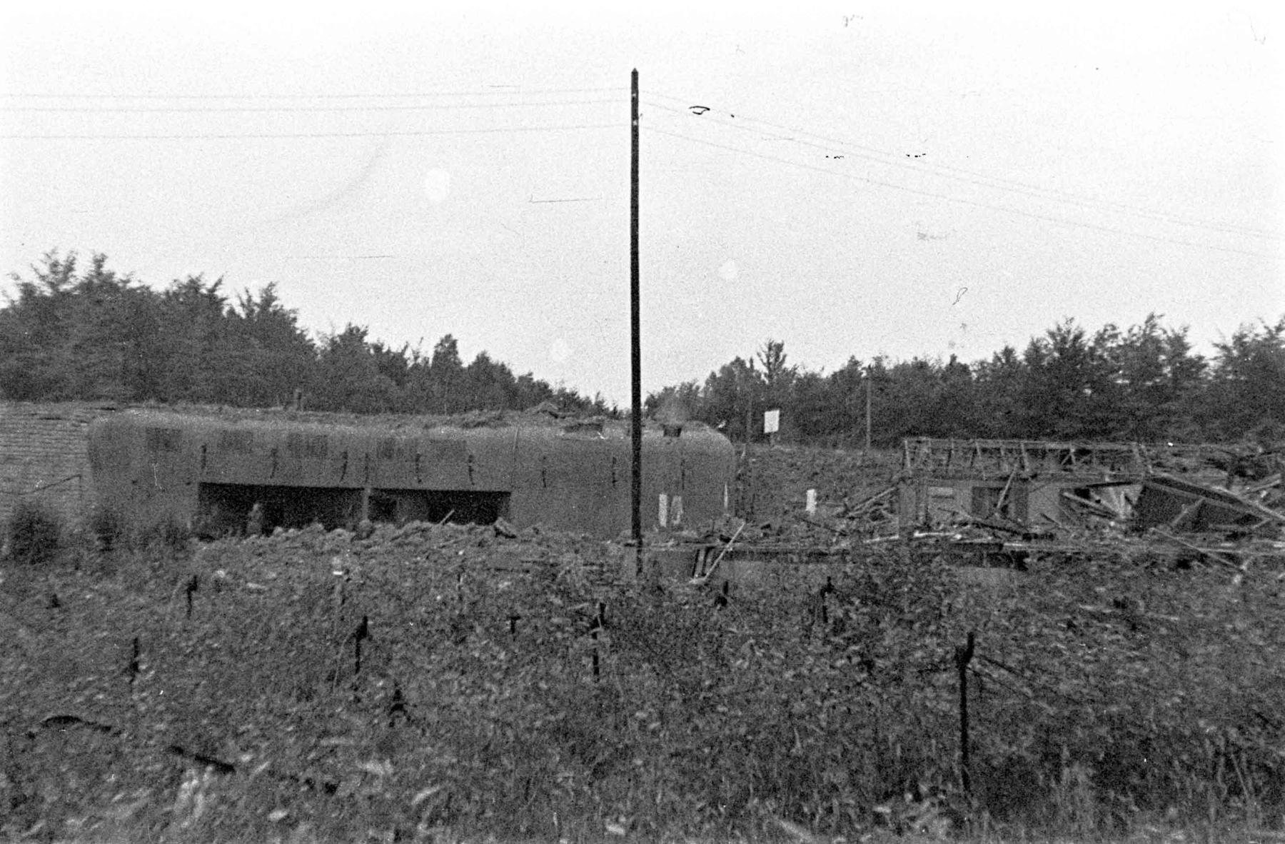 Ligne Maginot - SCHOENENBOURG - (Ouvrage d'artillerie) - L'entrée des hommes après les combats - Albert Haas