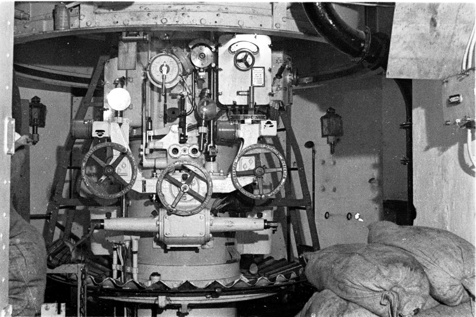 Ligne Maginot - HOCHWALD - (Ouvrage d'artillerie) - Bloc 2 
Tourelle de 81 - Albert HAAS