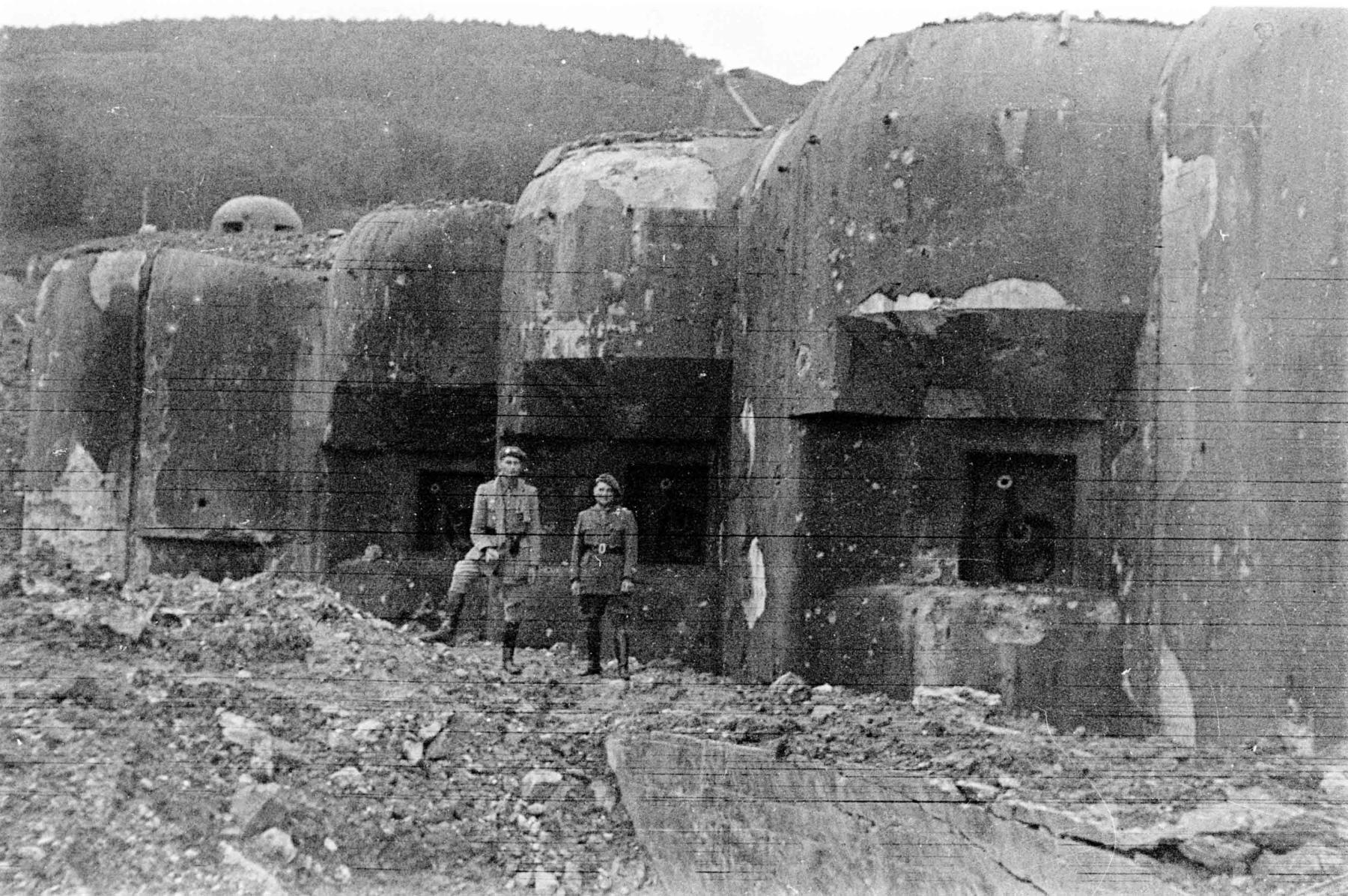 Ligne Maginot - HOCHWALD - (Ouvrage d'artillerie) - Bloc 6
Casemate d'artillerie - Canons de 75 mle 29 - Albert HAAS
