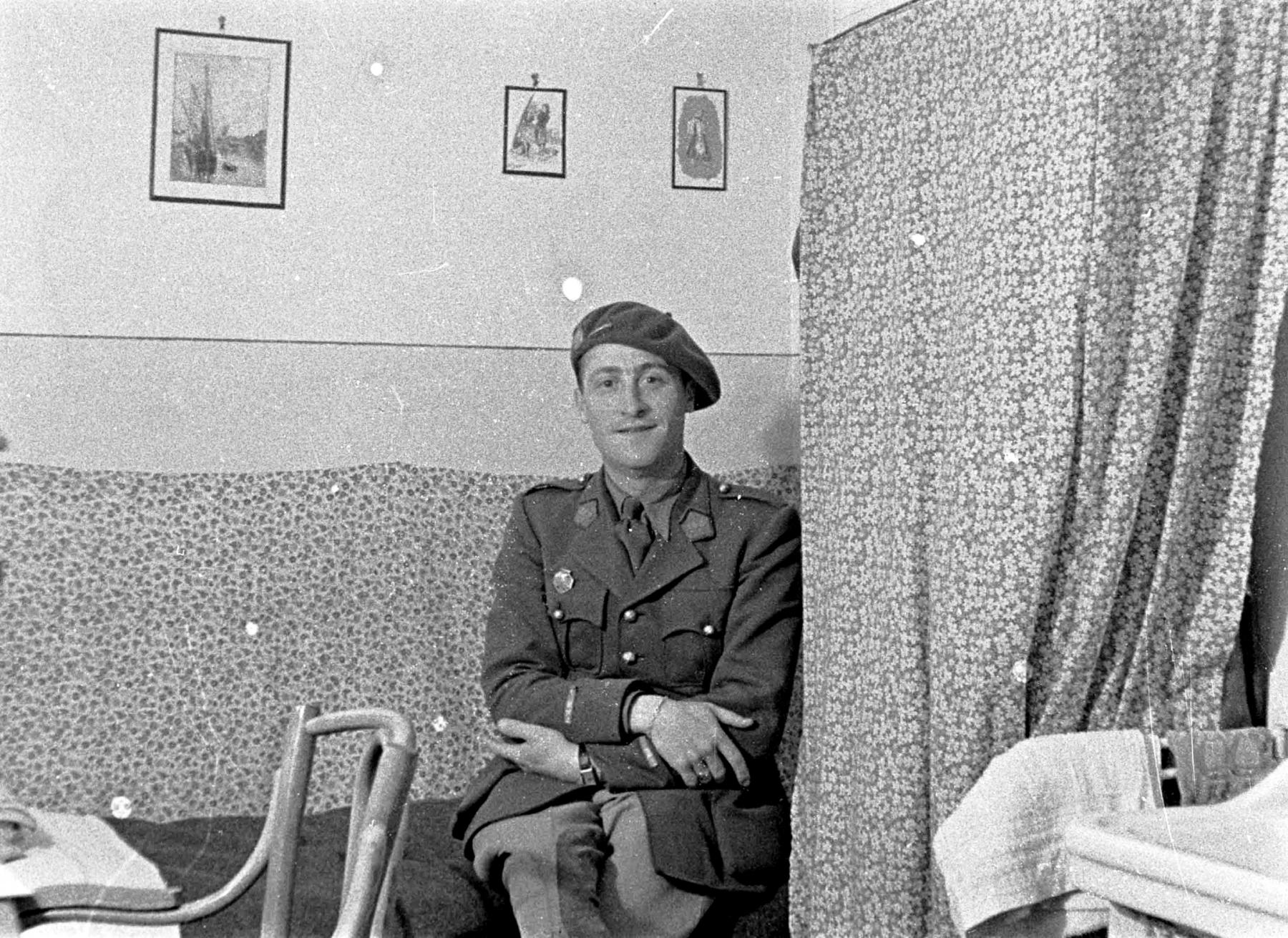 Ligne Maginot - HOCHWALD - (Ouvrage d'artillerie) - Les officiers de l'ouvrage
Le Lt Hauer - Artillerie - Albert HAAS