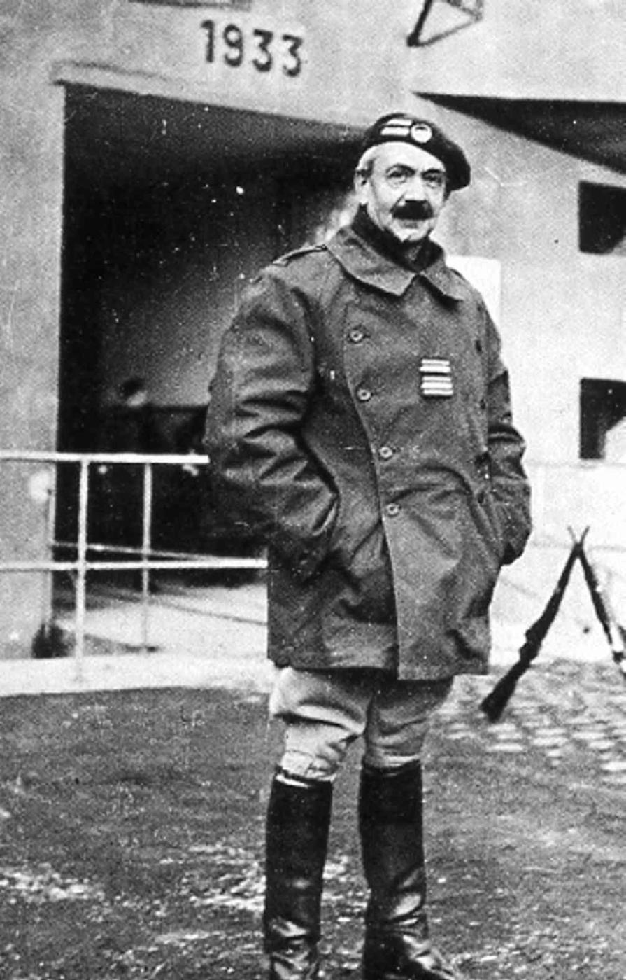 Ligne Maginot - HOCHWALD - (Ouvrage d'artillerie) - Les officiers de l'ouvrage
Le Lt Col Miconnet commandant de l'ouvrage - Albert HAAS