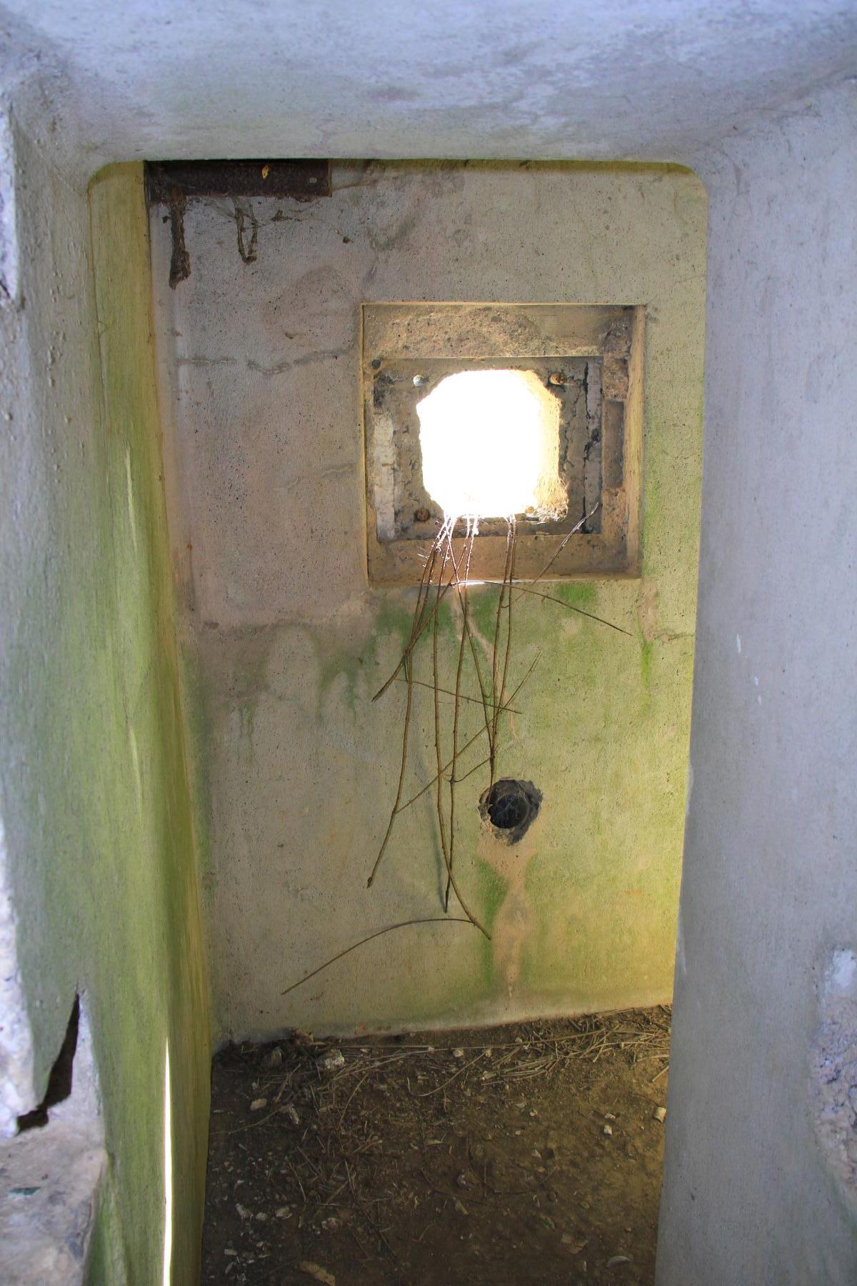 Ligne Maginot - B521 - STATION DE WARGNIES - (Blockhaus pour canon) - couloir accès vue intérieure - Léon Carpentier