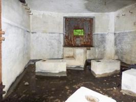 Ligne Maginot - B808 - BOIS DES AISEMENTS - (Blockhaus pour canon) - La chambre de tir
Côté flanquement gauche