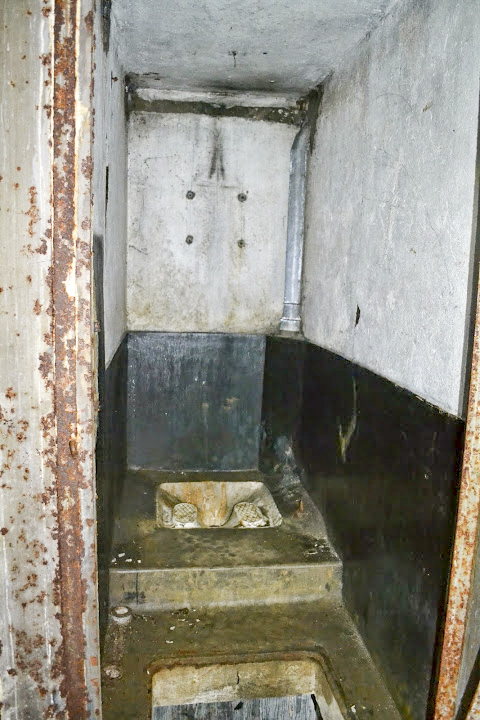 Ligne Maginot - BOUST - C44 - (Casemate d'infanterie - Simple) - Les latrines - PAVEL Jan