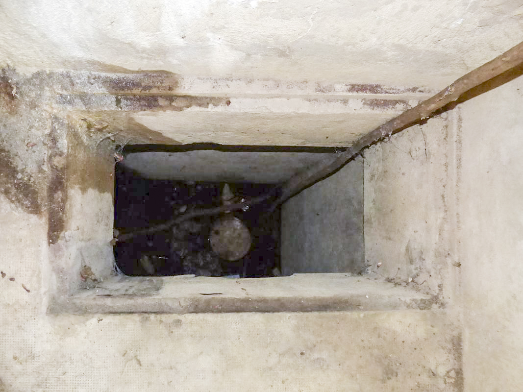 Ligne Maginot - B810 - MARIGOT - (Blockhaus pour canon) - Accès au niveau inférieur - JMBrams