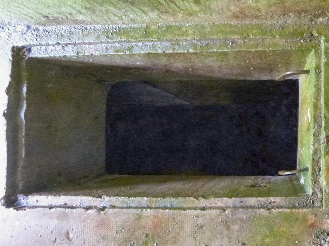 Ligne Maginot - B811 - SAINT LAURENT - (Blockhaus pour canon) - Accès au niveau inférieur - JMBrams