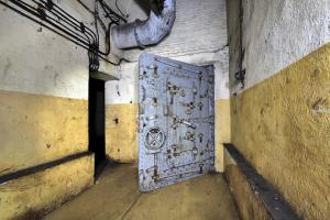 Ligne Maginot - BREHAIN - A6 - (Ouvrage d'artillerie) - Bloc 6
Porte étanche donnant séparant les galeries des dessous du bloc de combat
