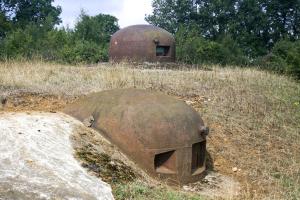 Ligne Maginot - BREHAIN - A6 - (Ouvrage d'artillerie) - Bloc 8
Cloche pour jumelage Reibel MAC 31 surmonté par la cloche GFM du bloc