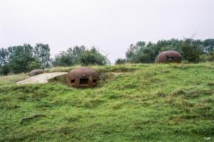 Ligne Maginot - BREHAIN - A6 - (Ouvrage d'artillerie) - Bloc 8
Cloche pour mitrailleuses Reibel MAC 31 et cloche GFM au second  plan