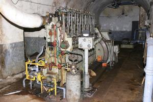 Ligne Maginot - BREHAIN - A6 - (Ouvrage d'artillerie) - L'usine électrique
L'un des 4 groupes électrogènes SGCM de 225 CV