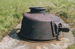 Ligne Maginot - NONNENWALD 4 - (Blockhaus pour arme infanterie) - Vue de la tourelle avec le carter de la mitrailleuse