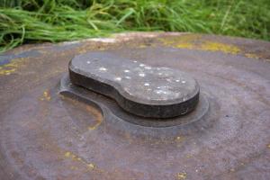 Ligne Maginot - La FERTE (Ouvrage d'infanterie) - Bloc 2
Cloche VDP
L'orifice du périscope verrouillé par son obturateur