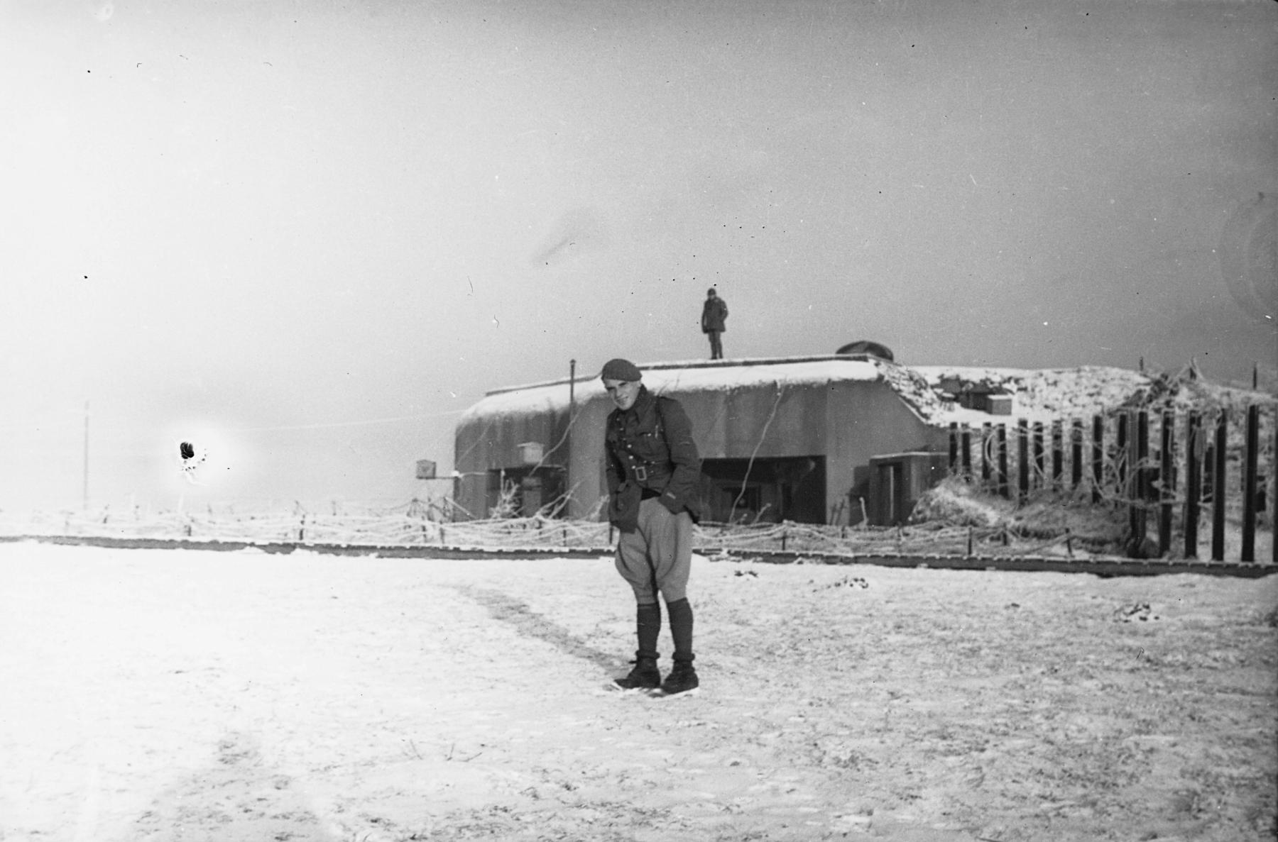 Ligne Maginot - OBERROEDERN NORD - (Casemate d'infanterie - Double) - Le Lt Vialle Henry commandant la casemate  - Inconnu 