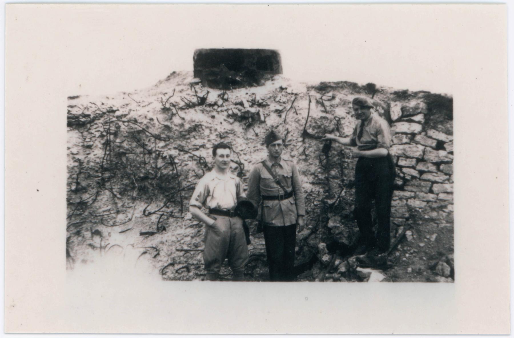 Ligne Maginot - EINSELING SUD - C73 - (Casemate d'infanterie) - Lt Cattiaux - Lt med Lambrecht - Lt Vion (Einseling) - Lt Vincent