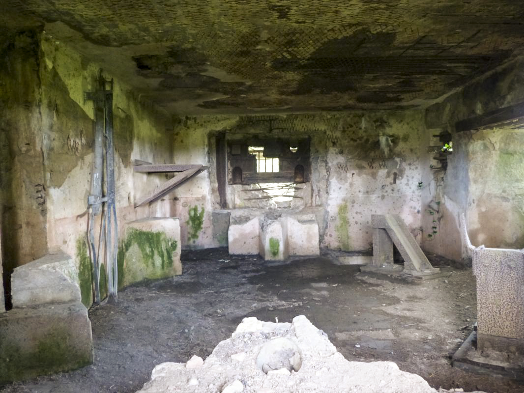 Ligne Maginot - B814 - LE CIMETIERE - (Blockhaus pour canon) -  - JMBrams