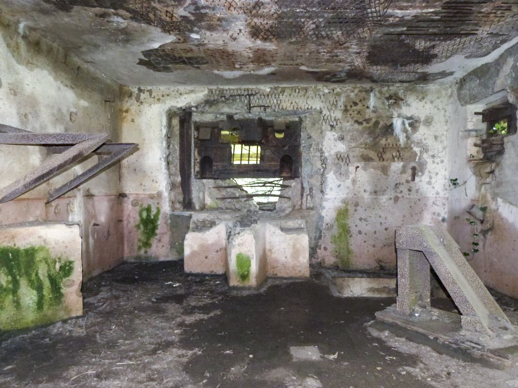 Ligne Maginot - B814 - LE CIMETIERE - (Blockhaus pour canon) -  - JMBrams