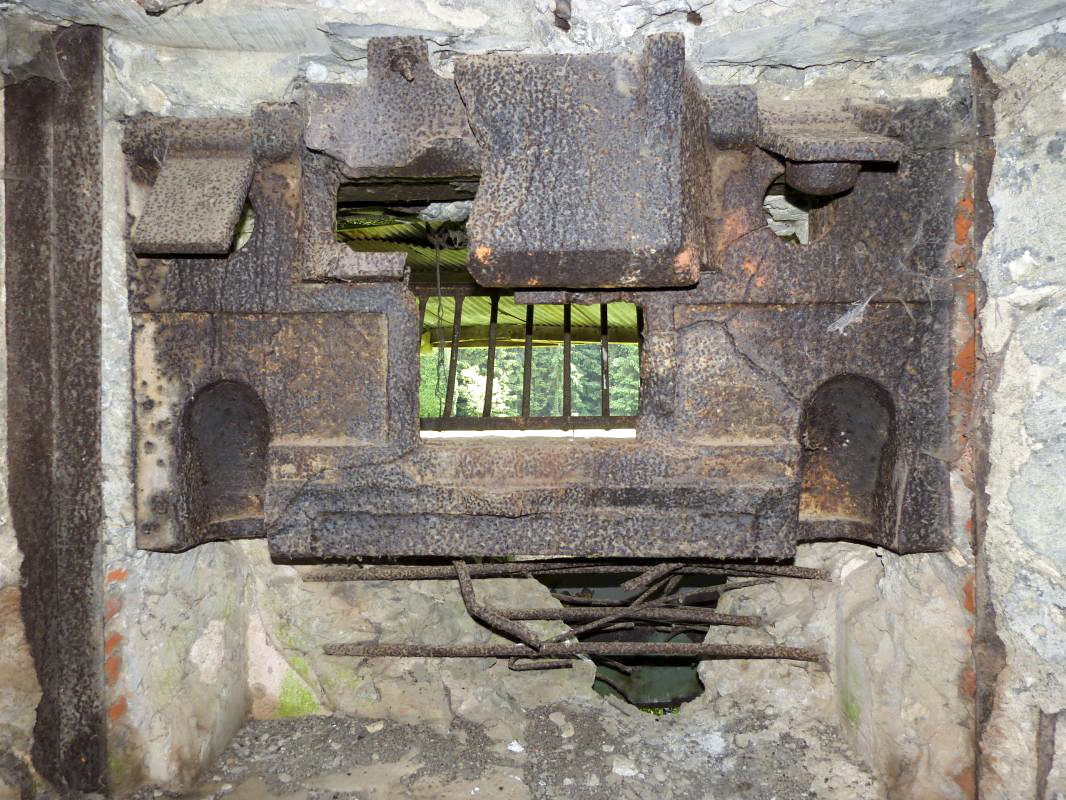 Ligne Maginot - B814 - LE CIMETIERE - (Blockhaus pour canon) -  - JMBrams