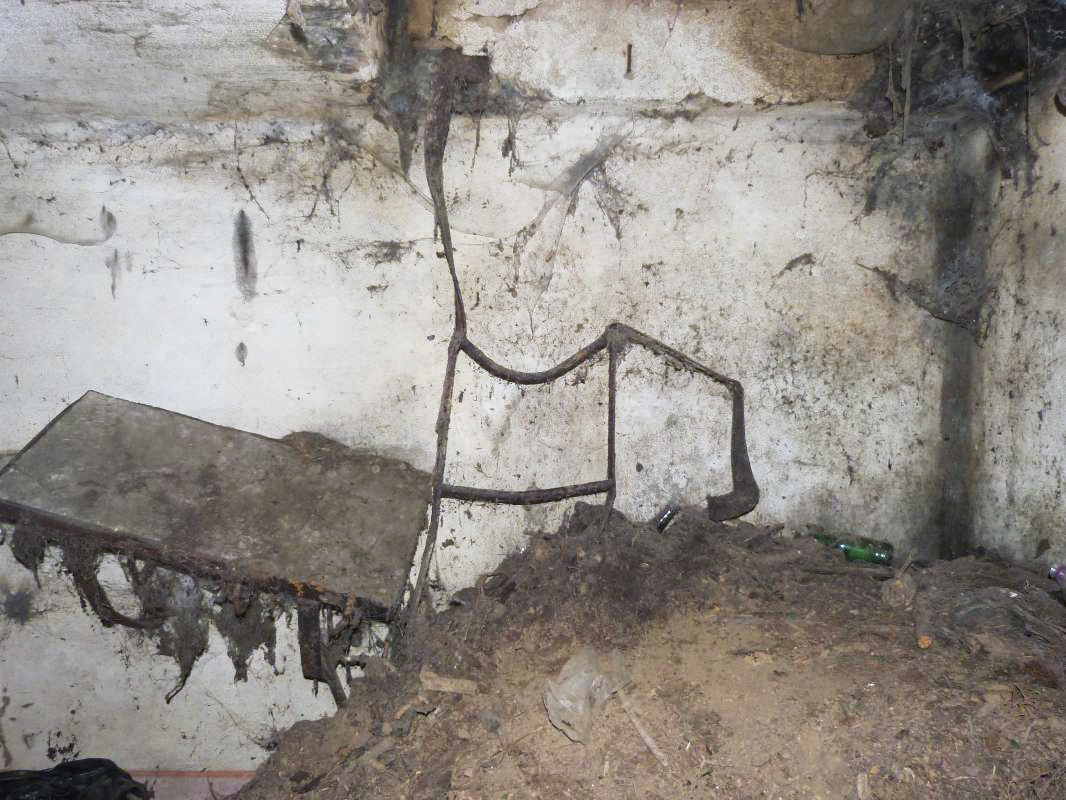 Ligne Maginot - B814 - LE CIMETIERE - (Blockhaus pour canon) - Niveau inférieur - JMBrams