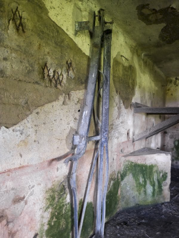 Ligne Maginot - B814 - LE CIMETIERE - (Blockhaus pour canon) - Support du périscope - JMBrams