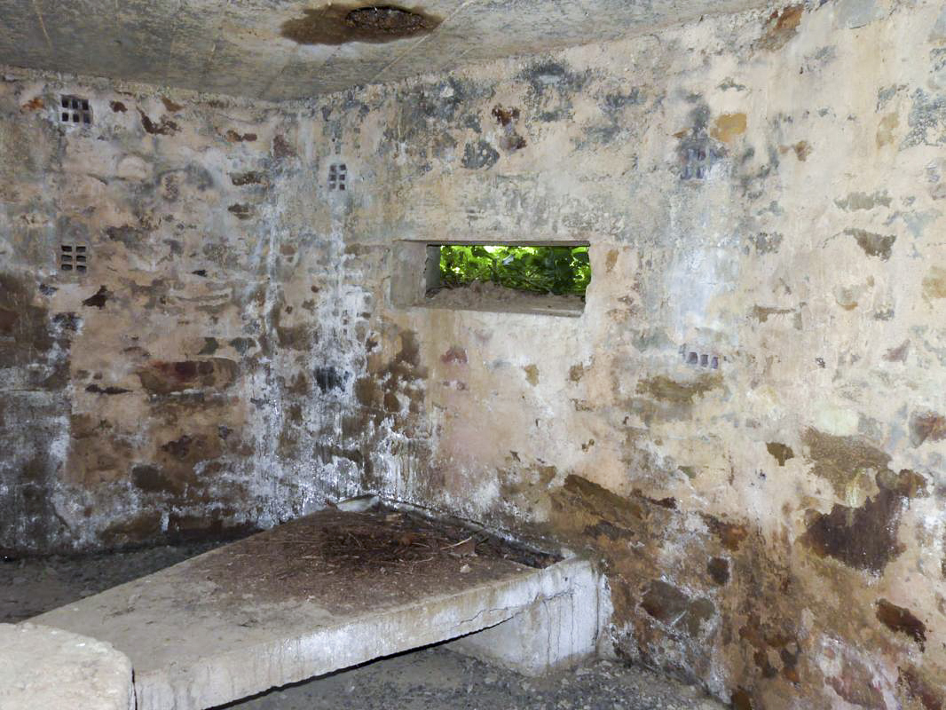 Ligne Maginot - BA4 - ROUTE DE NEUVE FORGE - (Blockhaus pour canon) -  - JMBrams
