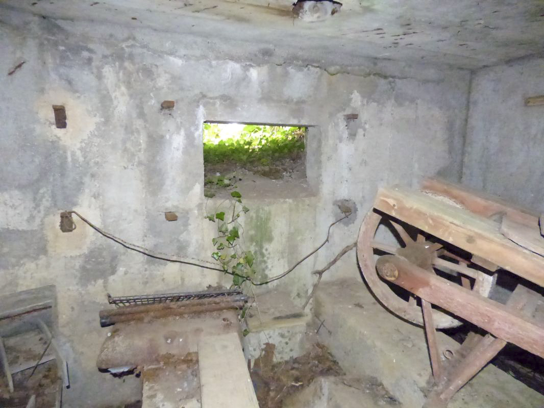 Ligne Maginot - BA35 - LA NEUVILLE OUEST - (Blockhaus pour canon) -  - JMBrams
