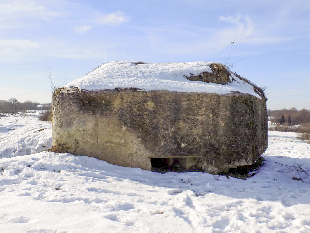 Ligne Maginot - BA82 - ROCROI OUEST 2 - (Blockhaus pour arme infanterie) - Face droite - R Tucker