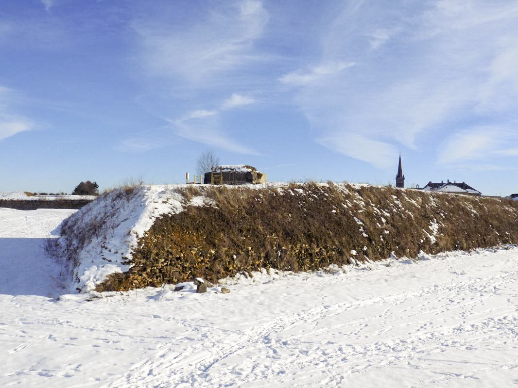 Ligne Maginot - BA82 - ROCROI OUEST 2 - (Blockhaus pour arme infanterie) - Pris de l'ouest - R Tucker