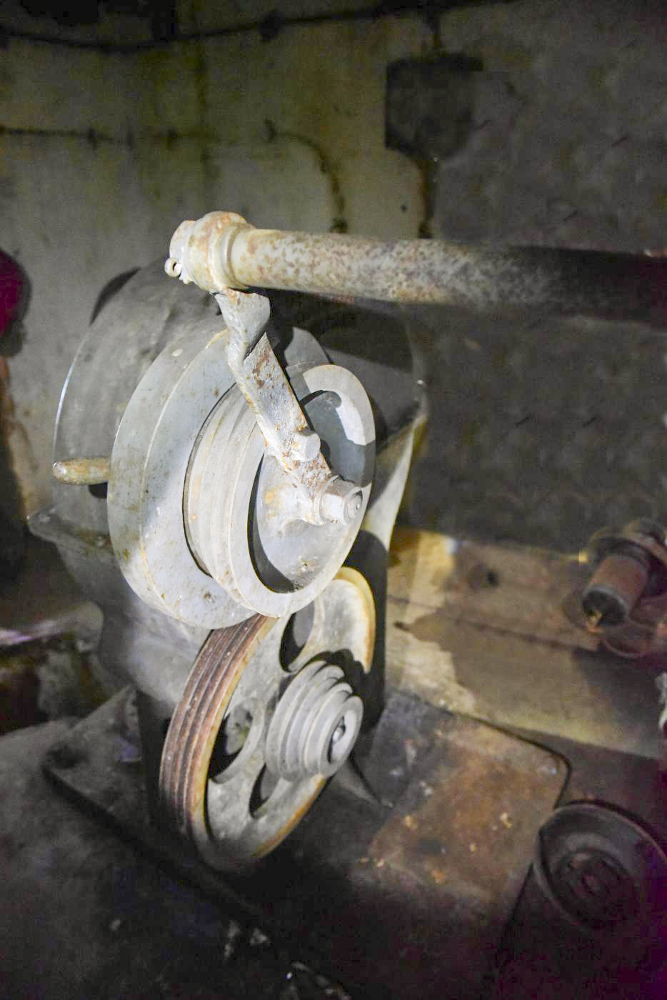 Ligne Maginot - BREHAIN - A6 (Ouvrage d'artillerie) - Pompe pour puits profond Masure et Fils équipant le puits alimentant l'ouvrage en eau
Détail de la manoeuvre manuelle