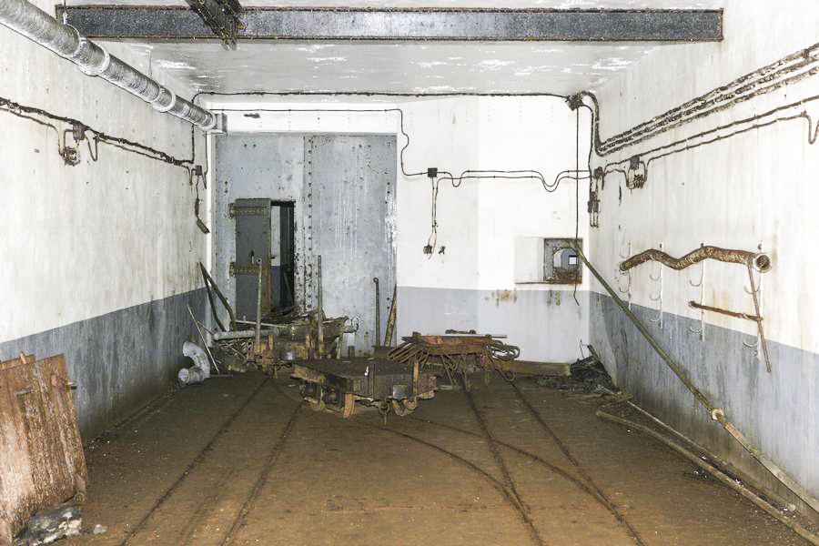 Ligne Maginot - BREHAIN - A6 - (Ouvrage d'artillerie) - Entrée munitions
Le hall de déchargement - HUYGEN Georges
