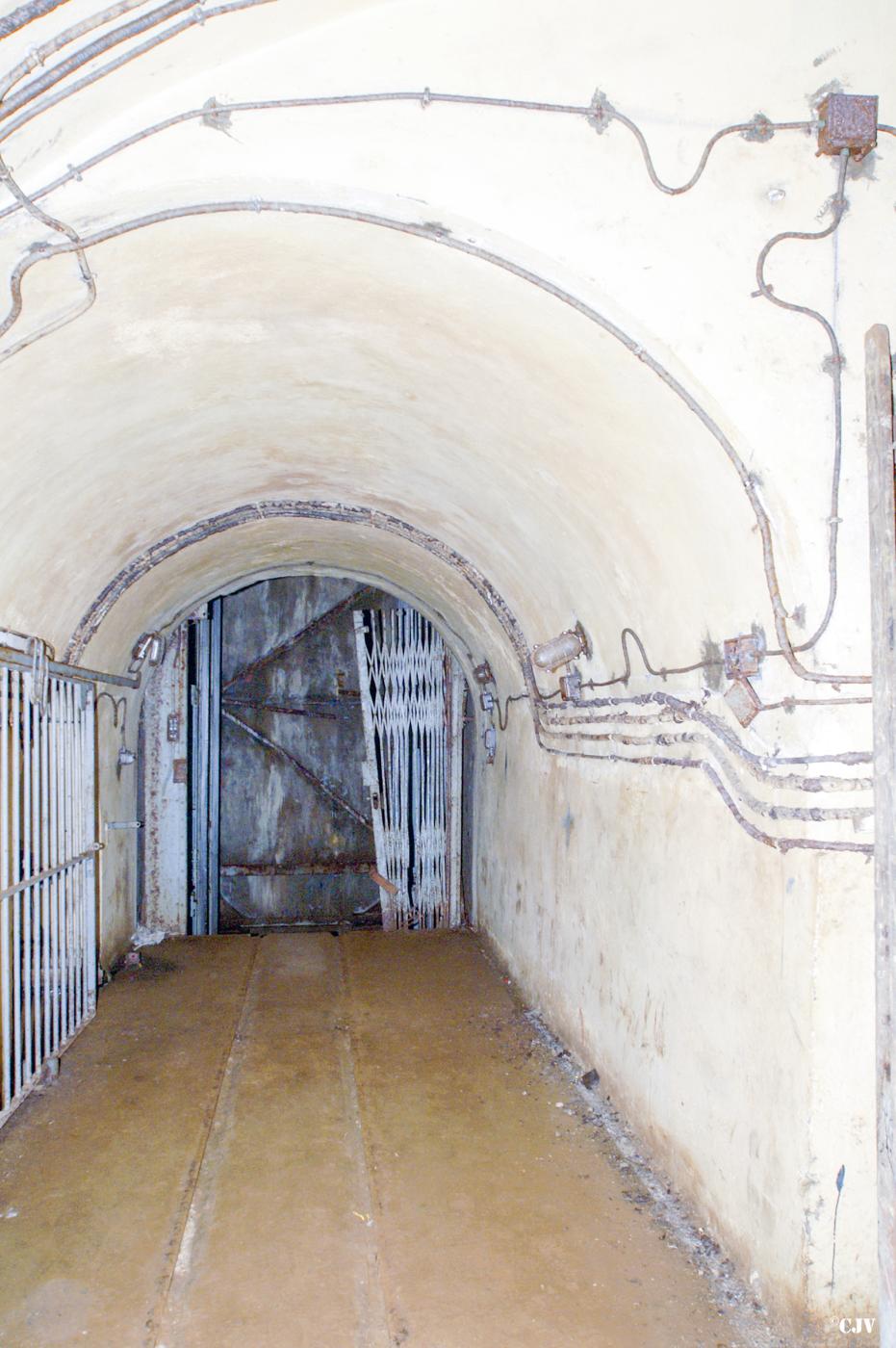 Ligne Maginot - BREHAIN - A6 - (Ouvrage d'artillerie) - Entrée munitions
En bas des monte-charges - Lia VERMEULEN